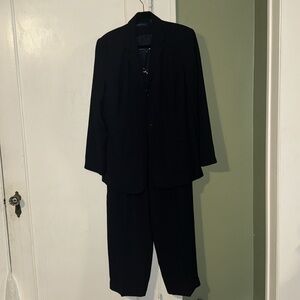 Women’s Blue Pants Suit 14P Average